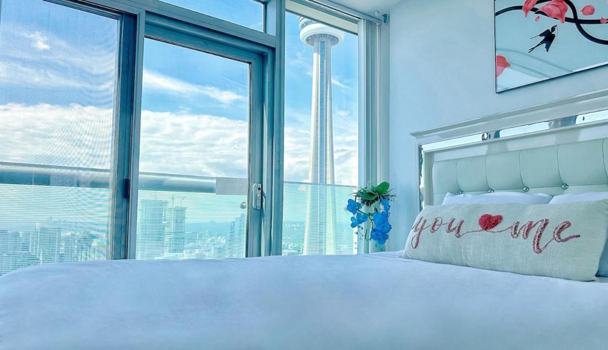 New Milliondollarview49thfloor Cn Tower * Toronto