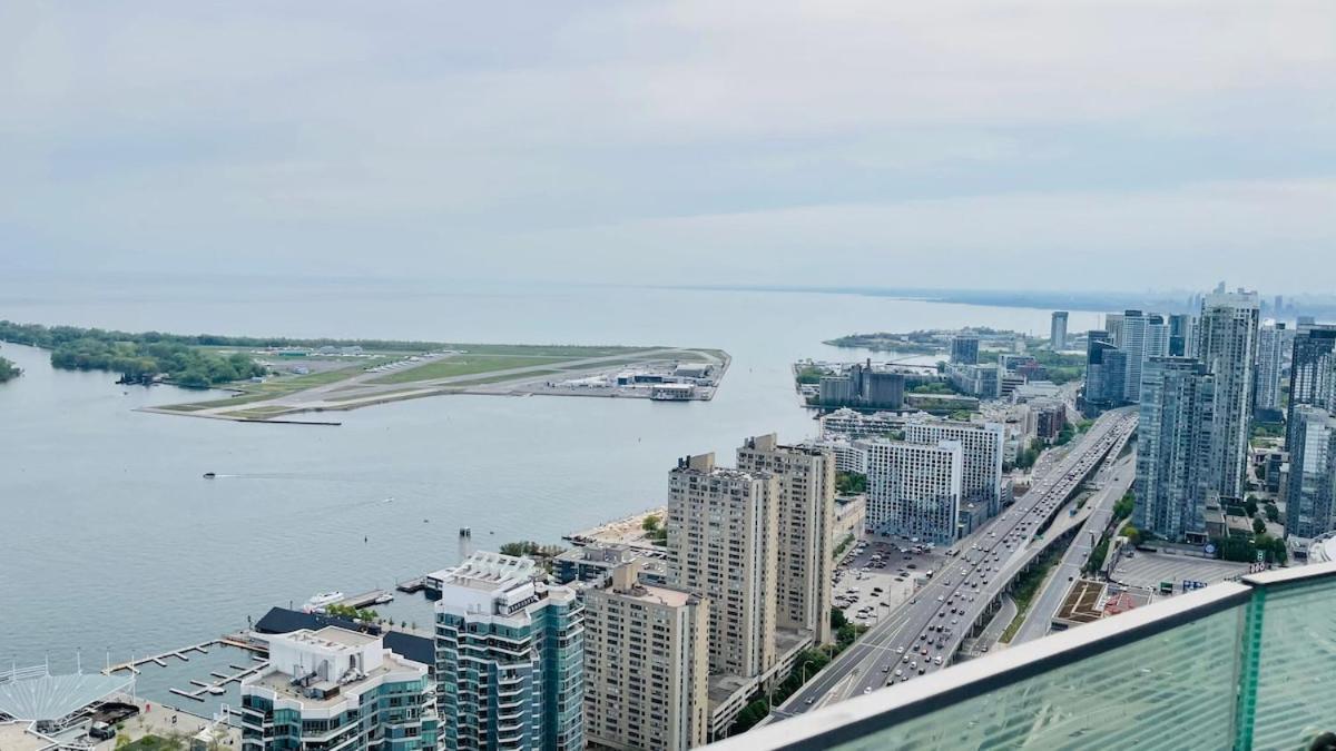 New Milliondollarview49thfloor Cn Tower Toronto