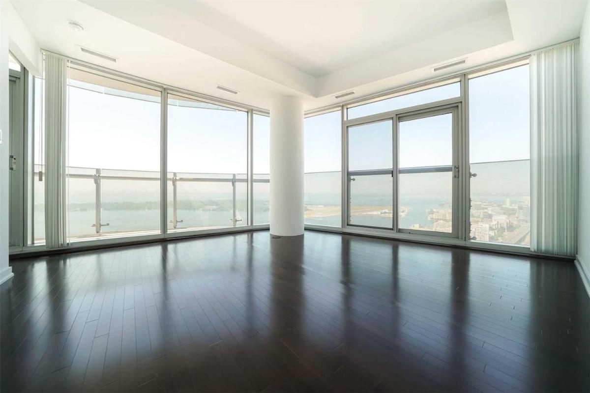 New Milliondollarview49thfloor Cn Tower * Toronto