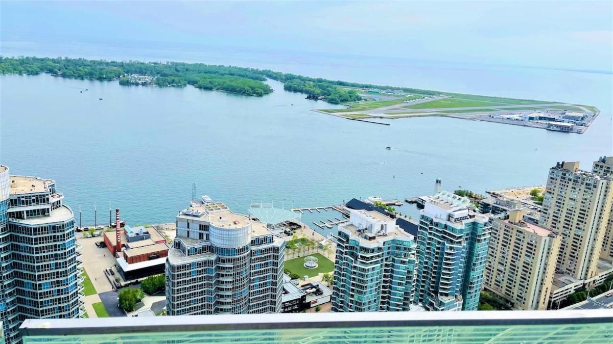 New Milliondollarview49thfloor Cn Tower
